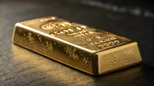 سعر الذهب يرتفع إلى مستوى قياسي نتيجة تخفيض أسعار الفائدة من الاحتياطي الفيدرالي والتوترات بين الولايات المتحدة والصين