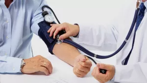 خفض الوفيات من خلال التحكم في عوامل الخطر لدى مرضى ضغط الدم