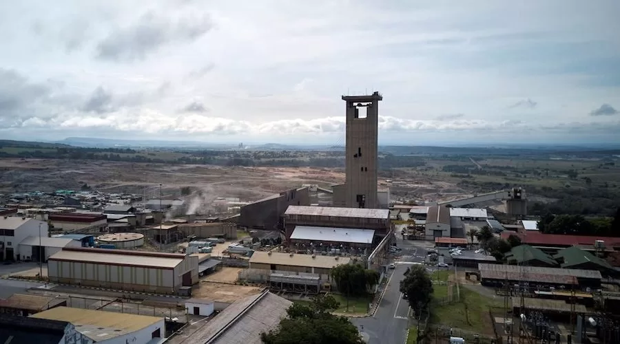 Sibanye-Stillwater scrambles to rescue 260 trapped gold miners