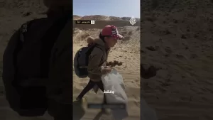 شاهد طفلة تروي معاناة النزوح في غزة مشيا على الأقدام