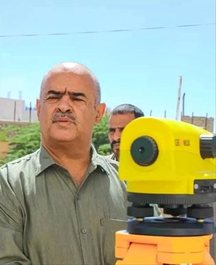الأمين العام للمجلس المحلي بشبوة يطمئن على صحة الأستاذ ناصر حبتور المدير العام لمكتب التعليم الفني والتدريب المهني
