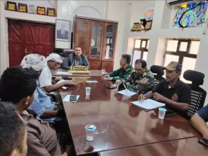 اخبار المناطق – الجريبي يرأس اجتماعًا مع تجار المواد الغذائية في سقطرى ويؤكد على أهمية الالتزام
