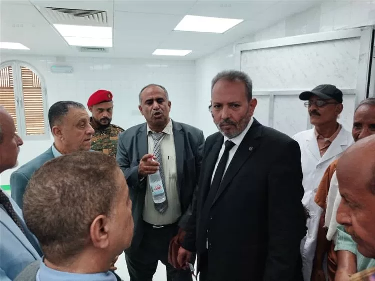 الحامد والشيحي يدشنان أعمال مؤسسة يمان لخدمة الأمهات الحوامل بهيئة الرازي بأبين