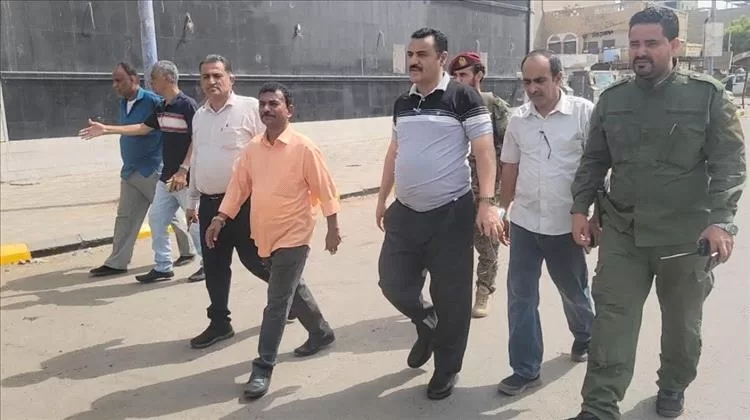 مدير عام المنصورة يتفقد الأعمال النهائية لمشروع إعادة تأهيل شارع حي الطيارين
