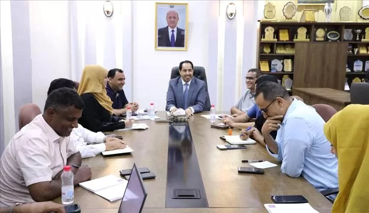 الوزير البكري يلتقي مجموعة العمل الشبابي ويشيد بنجاح حفل تدشين خطة "التمكين"