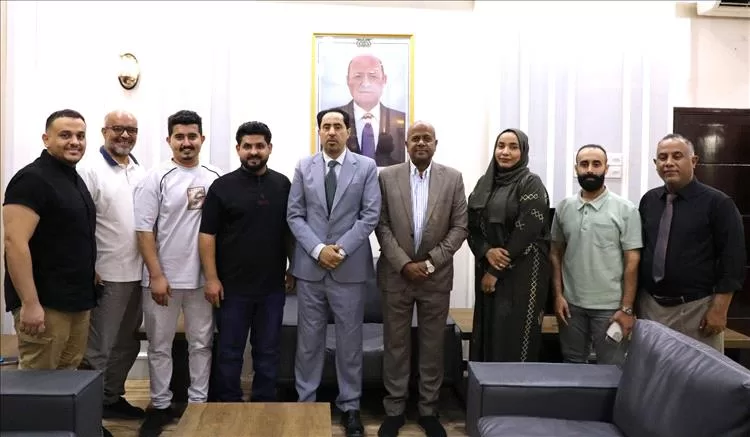 الوزير البكري يشيد بنجاح بطولة عدن الأولى للبولينج