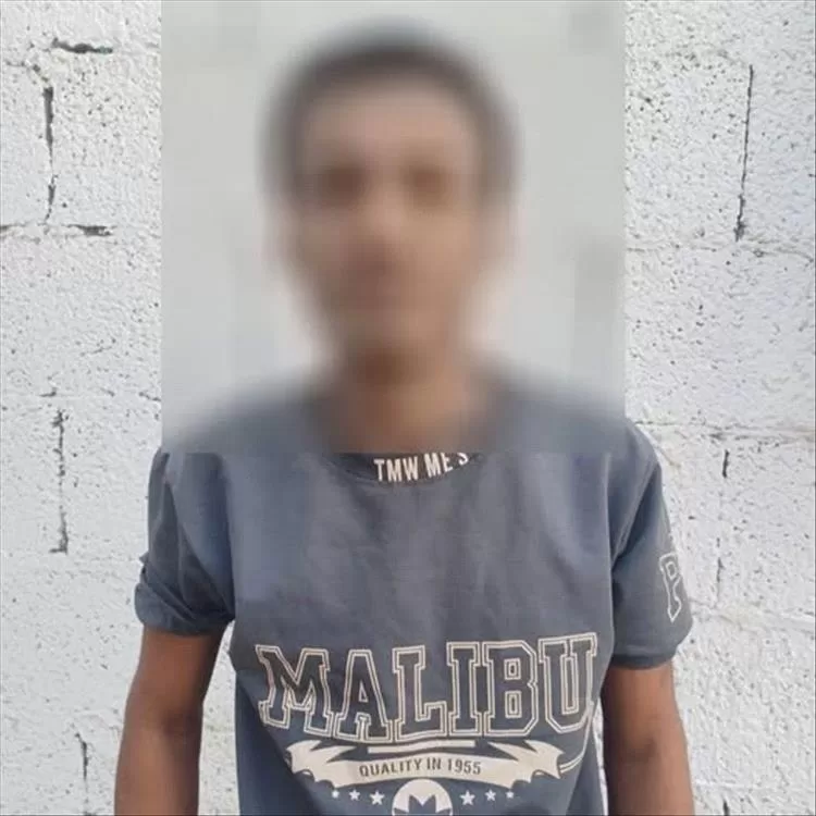 أمن عدن يلقي القبض على متهم بجرائم سرقة بالمنصورة