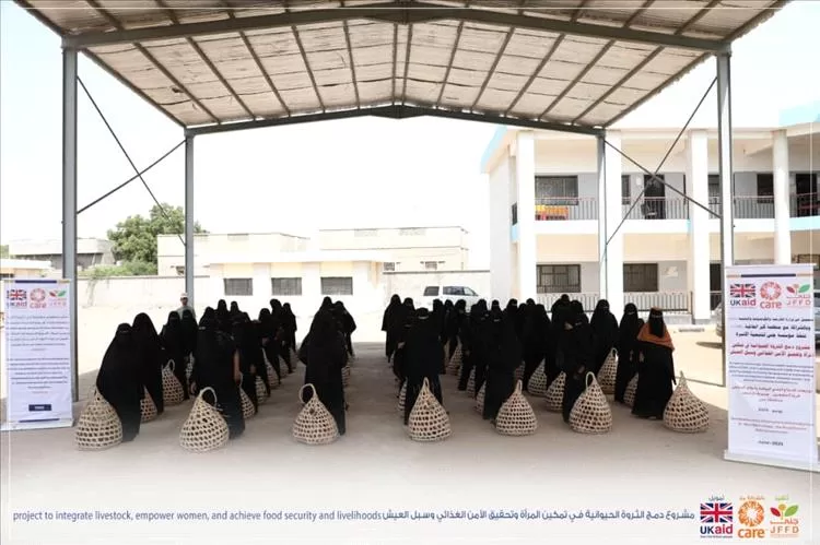بتوزيع 400 حبة دجاج بلدي بياض درجة أولى.. مؤسسة جنى لتنمية الأسرة تختتم مشروع دمج الثروة الحيوانية