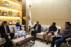 اخبار عدن – وزير الرعاية الطبية يتباحث مع ممثل منظمة الرعاية الطبية العالمية حول تعزيز التعاون في القطاع الصحي
