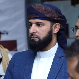 اخبار عدن – وكيل وزارة الأوقاف يدين الاعتداء على مسجد عمر ويدعا الرئاسة والسلطة التنفيذية والاستقرار بالتدخل.