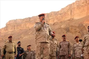 اخبار وردت الآن – المنطقة العسكرية الأولى تنفذ مشروع رعد التكتيكي باستخدام الذخيرة الحية كجزء من الختام.