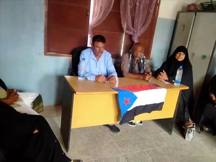 رئيس تنفيذية انتقالي خنفر يطّلع على أوضاع اللجان المحلية بمراكز شقرة
