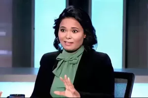 بعد 44 عامًا من الانفصال.. بث مباشر على “تيك توك” ي reunites إعلامية ليبية مع والدتها