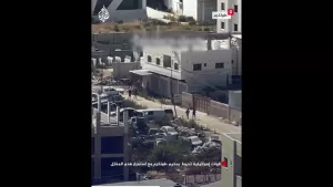 شاهد قوات إسرائيلية تحيط بمخيم طولكرم مع استمرار هدم المنازل