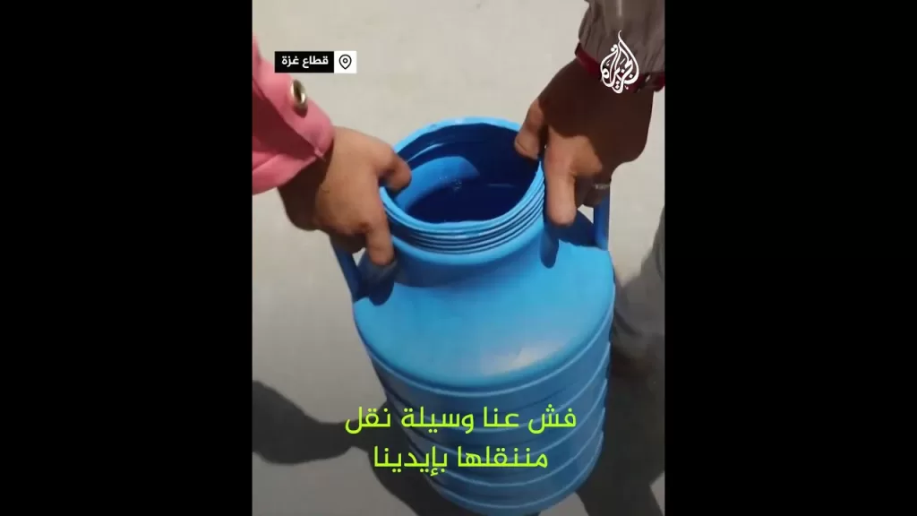 "مش عم عيش طفولتي".. من طفلة تذهب إلى المدرسة إلى فتاة تحمل مسؤولية عائلتها بأكملها