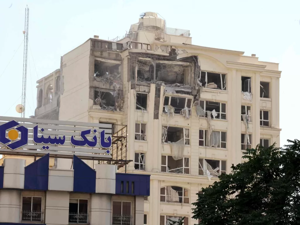 كيف عطلت إسرائيل "محور المقاومة" في المنطقة قبل ضرب إيران؟