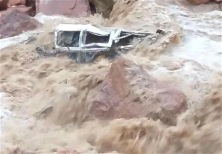 السيول تودي بحياة أربعة شبان في إب