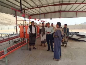 اخبار المناطق – بناءً على تعليمات المحافظ بن الوزير.. مديرا الغاز والتجارة يزوران محطات الغاز في