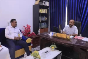 اخبار المناطق – مدير التربية في محافظة القطن يجتمع مع وفد من مؤسسة نهد التنموية