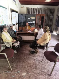 اخبار المناطق – مسؤول الرعاية الطبية في أبين يلتقي بعدد من المسؤولين الإداريين في جمعية الحكمة.