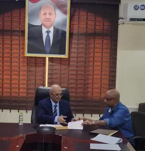 اخبار عدن – إبرام اتفاق تعاون إعلامي بين مؤسسة عدن الغد ووزارة المياه والبيئة