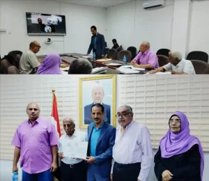 اخبار عدن – الدكتور طارق الهيج ينال شهادة المحاسب القانوني المعتمد