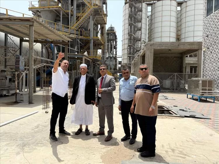 المدير العام التنفيذي لهيئة المواصفات والمقاييس يزور مصنع اسمنت دار اليمن بالعاصمة عدن