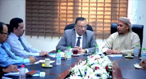 اخبار عدن – لقاء رئيس مصلحة الجمارك مع محافظ سقطرى