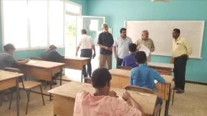 اخبار عدن – مسؤولون من مكتب المنظومة التعليمية الفني في العاصمة عدن يزورون المعهد المهني لمتابعة سير الاختبارات