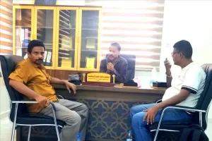 اخبار عدن – نائب المدير السنة: نتائج إيجابية خلال اجتماعه مع النقابة السنةة للتعليم الفني في عدن