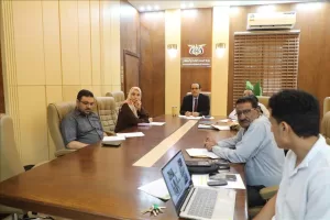 اخبار عدن – وزير الرعاية الطبية يتباحث مع فريق الـFCDO حول تعزيز التعاون في مجال الرعاية الطبية والاستعداد لـ