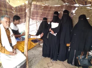 اخبار وردت الآن – رئيسة جمعية الأمل للمكفوفين في أبين تقوم بزيارة منزل الكفيف ماجد كردم في الطرية