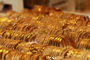 ارتفاع الأسعار خنق الطلب على الذهب في أسواق آسيا الكبرى؛ الهند توسع الخصم