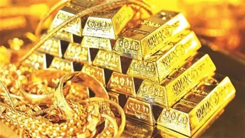 تعافي الدولار الأمريكي يضغط على أسعار الذهب العالمية خلال أسبوع