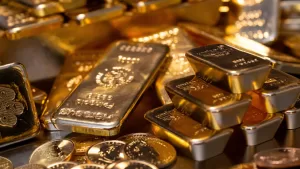 الذهب ينخفض مع زيادة قيمة الدولار عقب تصريح «ترامب» بعدم استبعاد إقالة رئيس الفيدرالي | أموال الغد