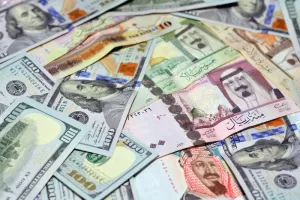 انخفاض ملحوظ وتغيرات جديدة وترقب لتأثيرات حقيقية.. ما الذي يجري بأسعار الصرف في عدن؟ – شاشوف