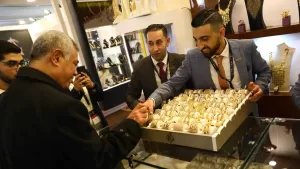 تحت ضغط عالمي.. انخفاض أسعار الذهب في مصر وسعر «عيار 21» يصل إلى 4580 جنيهاً | إرم بزنس