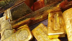 تراجع أسعار الذهب مع ارتفاع الدولار وتحسن موقف ترامب مع رئيس الاحتياطي الفيدرالي