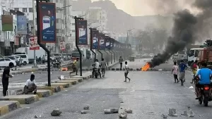 تصاعد الاحتجاجات في المكلا وعدن وسيئون احتجاجًا على تدهور الخدمات وانقطاع الكهرباء: استياء شعبي وشلل شبه كامل في المدن – شاشوف