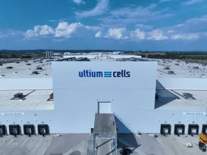 جنرال موتورز ستواجه احتكار الصين لبطاريات LFP بمصنع بطاريات محدث
