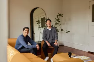 كيف جمع اثنان من المتسربين من جامعة بيركلي 28 مليون دولار لبدء عملهما في أتمتة التسويق بالذكاء الاصطناعي
