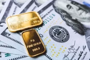 كيف يؤثر انخفاض أسعار الذهب على الدولار؟… خبير يوضح | المصري اليوم