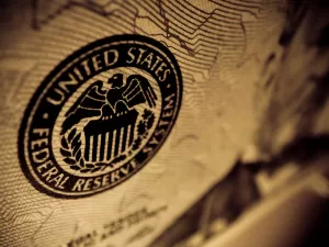 يرتفع سعر الذهب إلى 3400 دولار مع التعريفات الجمركية وتخفيض معدل التركيز