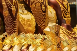 أسعار الذهب اليوم الثلاثاء 12 أغسطس 2025 بعد الانخفاض الأخير.. ما هو سعر عيار 21 في الصاغة؟ | المصري اليوم
