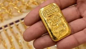 أسعار الذهب تسجل انخفاضًا إلى أدنى مستوى لها خلال 3 أسابيع مع انيوزظار “ندوة البنك المركزي”