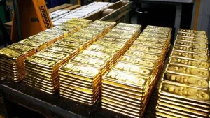 أسعار سبائك الذهب 50 جرام اليوم الأربعاء 13 أغسطس 2025 في المحلات التجارية.