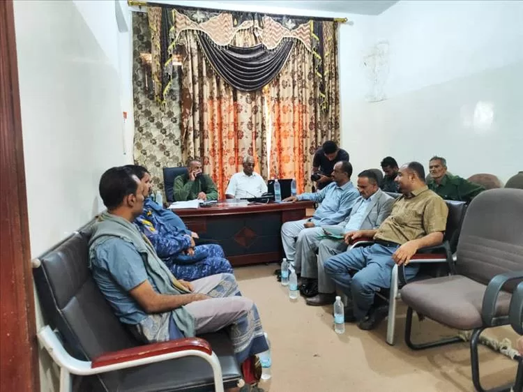 الضالع: اجتماع موسع برئاسة العميد القبة والأمين العام العود لمناقشة أزمة الأسعار واتخاذ إجراءات لضبط السوق