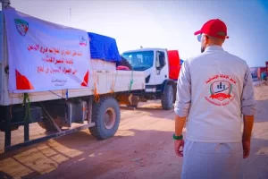 اخبار المناطق – درع الوطن تستمر في مبادراتها الإنسانية وتقدم المساعدة لضحايا السيول في لحج