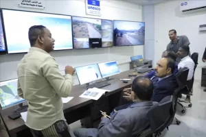 اخبار المناطق – محافظ حضرموت يزور مركز الإنذار المبكر في الوادي والصحراء ويطلع على نشاطاته