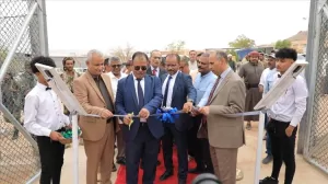 اخبار المناطق – وكيل محافظة حضرموت لشؤون الوادي والصحراء يطلق مشروع الط